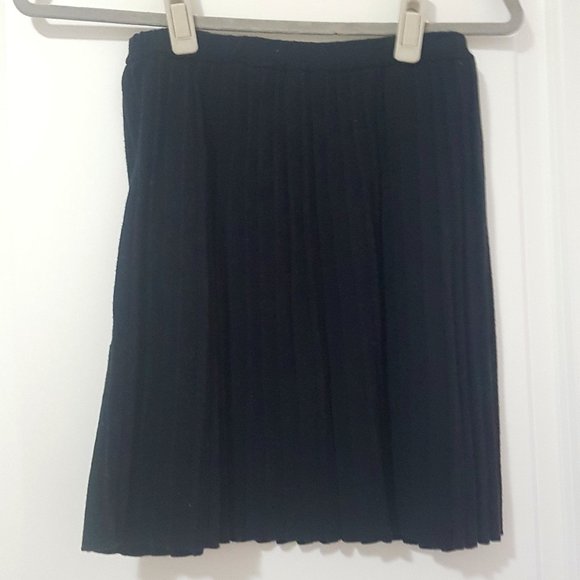 EUC Kersh Black Pleated Mini Skirt (M) - Picture 1 of 2
